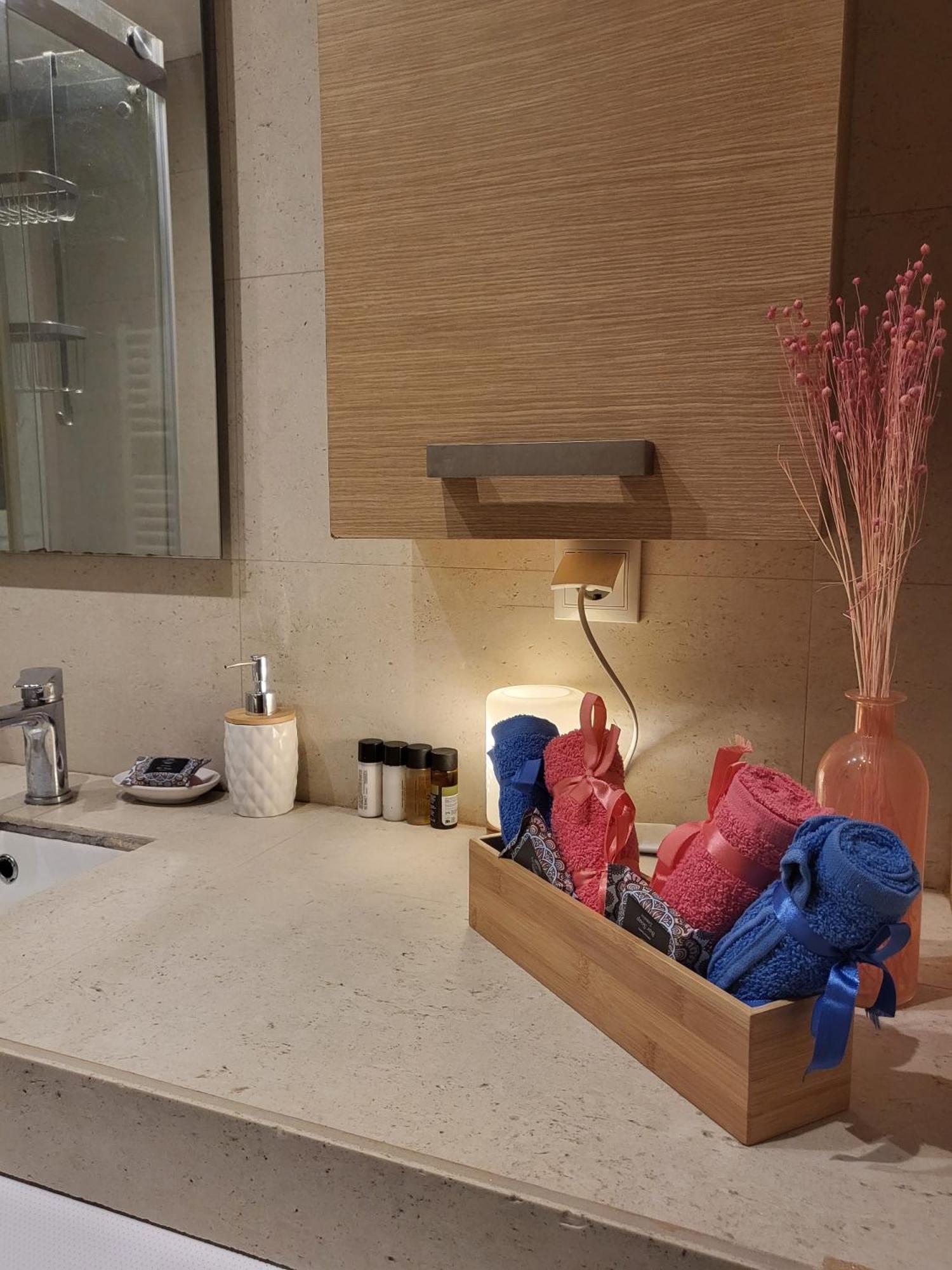 Filopappou Lemons Twins Luxurious Apartment Near To Acropolis Atenas Exterior foto